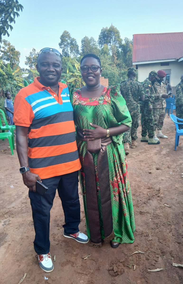 AdongSarah5's tweet image. I aspire to be the leader for everyone in Zombo, regardless of their status, profession, Political differences and race.
Zombo right now needs UNITY, STABILITY and EFFECTIVE REPRESENTATION which I stand for.
Good morning from Mama Zombo-Yoleng.