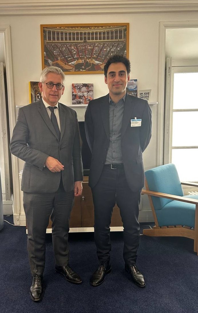 Rencontre à l'<a href="/AssembleeNat/">Assemblée nationale</a> avec Amir Reza-Tofighi, président <a href="/CPMEnationale/">CPME</a> pour évoquer l'après conclave, le nouveau cycle de discussions entre les partenaires sociaux proposé par le gouvernement et la rentrée économique &amp; sociale.

Merci <a href="/AmirRT/">Amir Reza-Tofighi</a> de ce dialogue franc et direct.