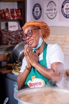 DanielLutaaya's tweet image. JUST IN
Mama D stuck at Mulago as Doctors demand for money to admit her.
Ugandan Celebrity chef @mama_d256 is stranded after hospital staff at Mulago National referral hospital told her she must pay atleast 250,000 shs a day for a bed.
Her babies have been placed in the…