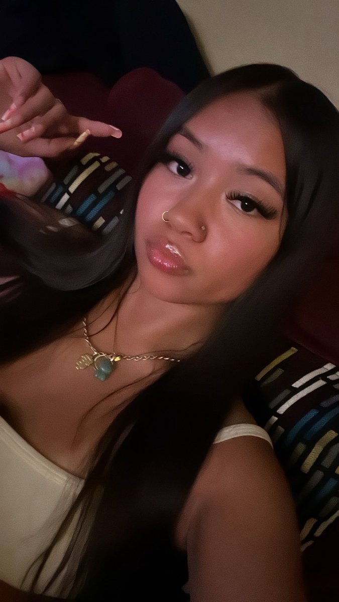 ⭐️ (@karissatannn) on Twitter photo 