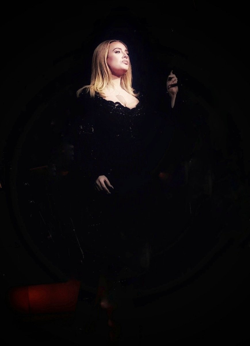 Adeleisspecial's tweet image. Eight months ago Adele stepped out on the vegas stage for her final weekend of 100 shows. 🥹💚