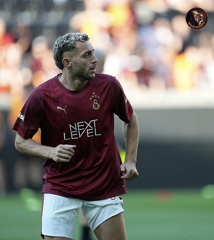 Günaydın Büyük #Galatasaray ailesi. ♥️💛

#WeAreGala <a href="/wearegal/">WeAreGala</a> #Hedef26
#SenŞampiyonOlacaksın