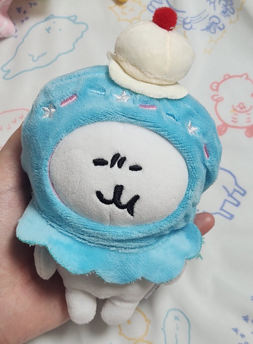 newmiwer's tweet image. Ice cream 🍦 😋
