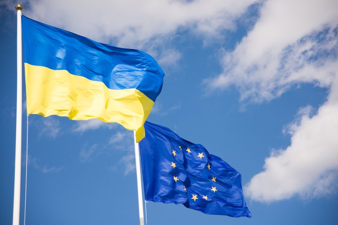 Today, around 4.3 million displaced persons from Ukraine benefit from temporary protection in the EU. 

Their temporary protection has been extended until March 2027.  

Read more on <a href="/EURLex/">EUR-Lex</a> 🇺🇦 europa.eu/!GwBNJy

#StandWithUkraine