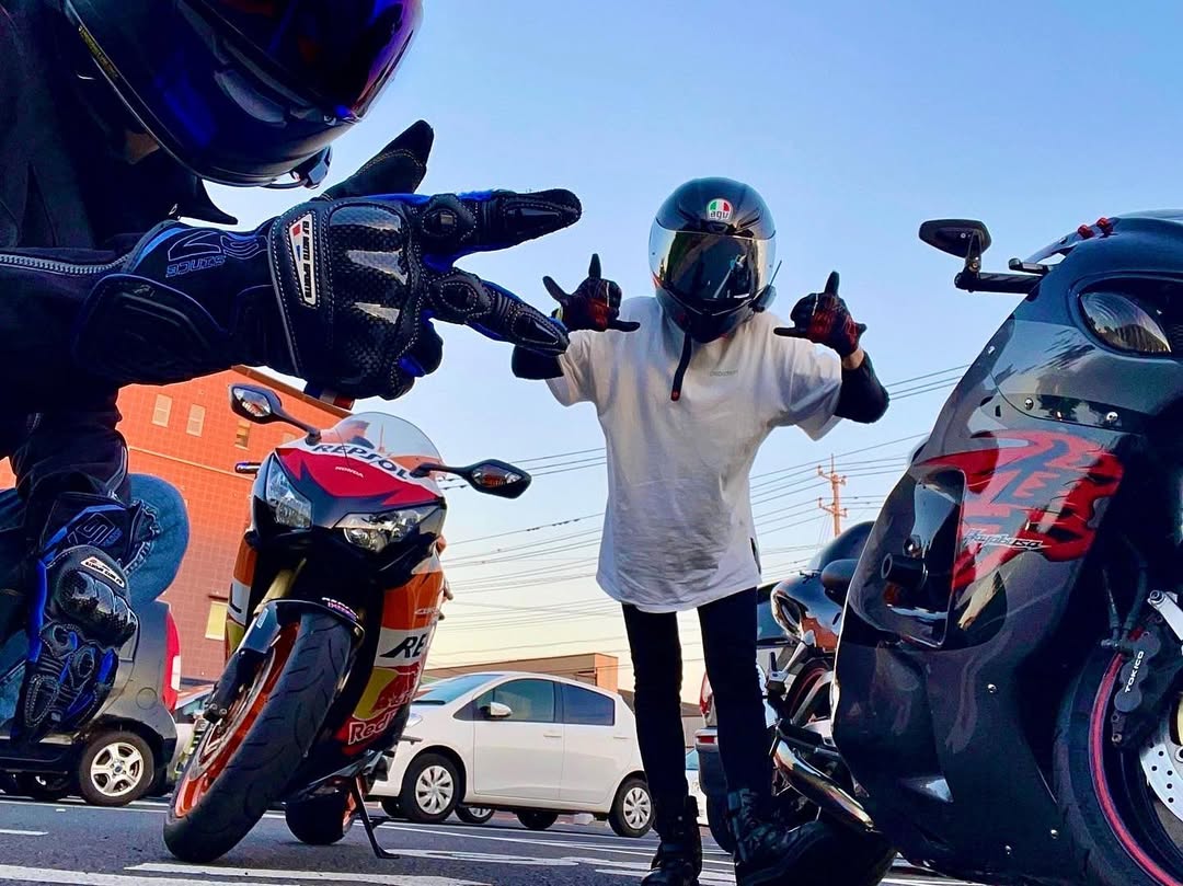 kabin_sanyashi's tweet photo. …

陽キャの真似(( ᐛ ))

·*❁……���

#バイクのある生活
#バイクライフ
#バイク旅
#バイク写真部
#二輪生活
#バイク女子
#gixxersf250 #suzuki https://t.co/uuxb4UfhAQ