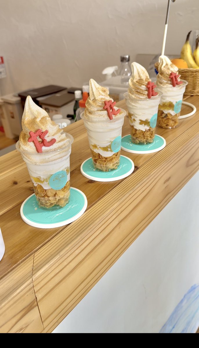coppepany's tweet photo. 20日からしれっと沖縄🌺
翌日久しぶりのTAKITA🍦
店長のくまちゃんさんが覚えてて下さったし
相変わらずお優しかったー🥹
久しぶりのTAKITAソフトも
ずっと食べたかったSESOKOソフトも
美味しすぎたし、3月は見れなかった
綺麗なブルーの海も見れて嬉しかったです🩵
#SESOKOTABLE #TAKITA #たきた https://t.co/EFuEyvlvFU