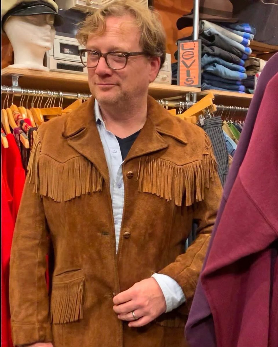 retrointerviews's tweet photo. Bonanas for Bonanza podcast host Andy Daly summons Michael Landon, westerns, John Wayne, Gunsmoke, Three Stooges, Peter Sellers, Don Knotts, Bob Newhart, Martin Short, Stephen Colbert, Elvis Presley, Beatles, John Lennon, Brian Wilson, Sly Stone + more https://t.co/V3Q0WJ04rf https://t.co/6bDaJPFe8W