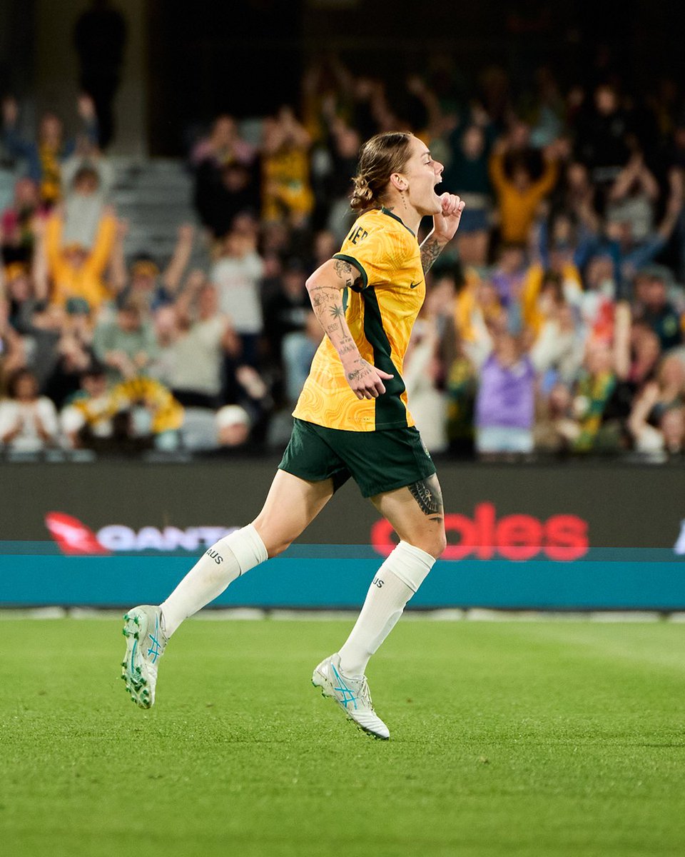 TheMatildas's tweet image. It’s a twin thing 👯♀️
Celebrating their birthday, Sharn and Laini, the first-ever twins to represent the #Matildas.