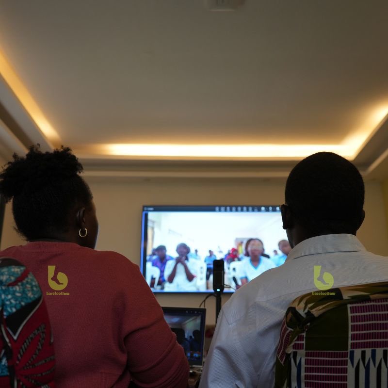 barefootlaw_org's tweet photo. 👏🏾 Our interns are making moves!✨

This is an exciting (and equally nerve-wracking😩) week for the students in our internship program.

🎯 As part of BarefootLaw’s mission to use the law to provide accessible legal services to people across Africa, resolving their legal issues, the Internship program offers law students a hands-on opportunity to understand and serve their communities.

This week, the students are organising and hosting physical and virtual community engagement sessions for people within their neighbourhoods 👥👩🏻‍💻👥. This is an opportunity for them to immerse themselves in their communities, interact and collaborate with local justice and livelihood mechanisms such as courts, police, local council courts, Village Savings and Loan Associations (VSLAs), women’s groups, local business associations, and individuals facing legal issues, to feel the pulse of the community.

“The BarefootLaw Internship Program is a vital initiative that
bridges the gap between academic learning and practical legal experience. By engaging directly with their communities, students not only enhance their skills and knowledge, but also contribute to the broader mission of improving access to justice in Uganda,” Winnifred Acio, the head of the Internship Program, says. 

🔥To our students, "No cap, y'all fire!"