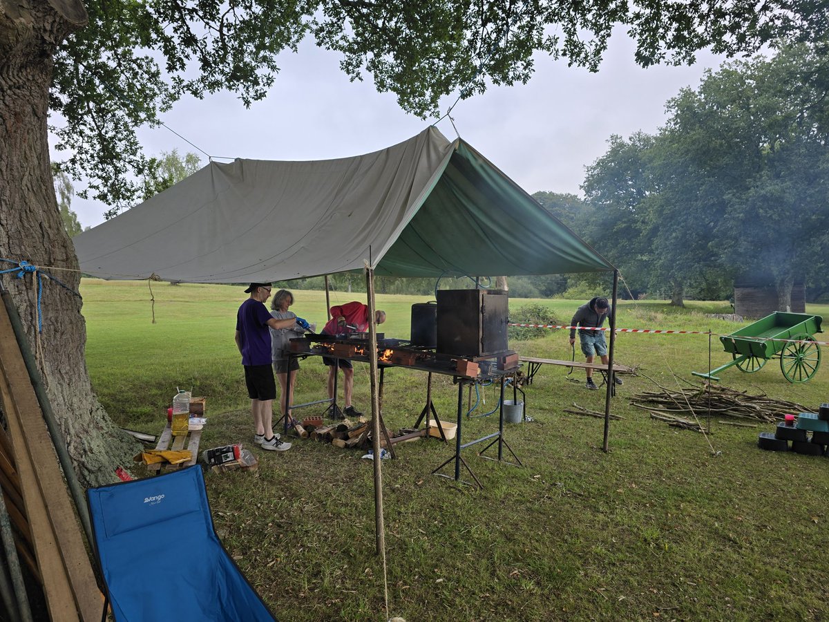 3rdBanstead's tweet image. The Cubs are up early this morning. A little morning exercise followed by breakfast to fuel for the day.