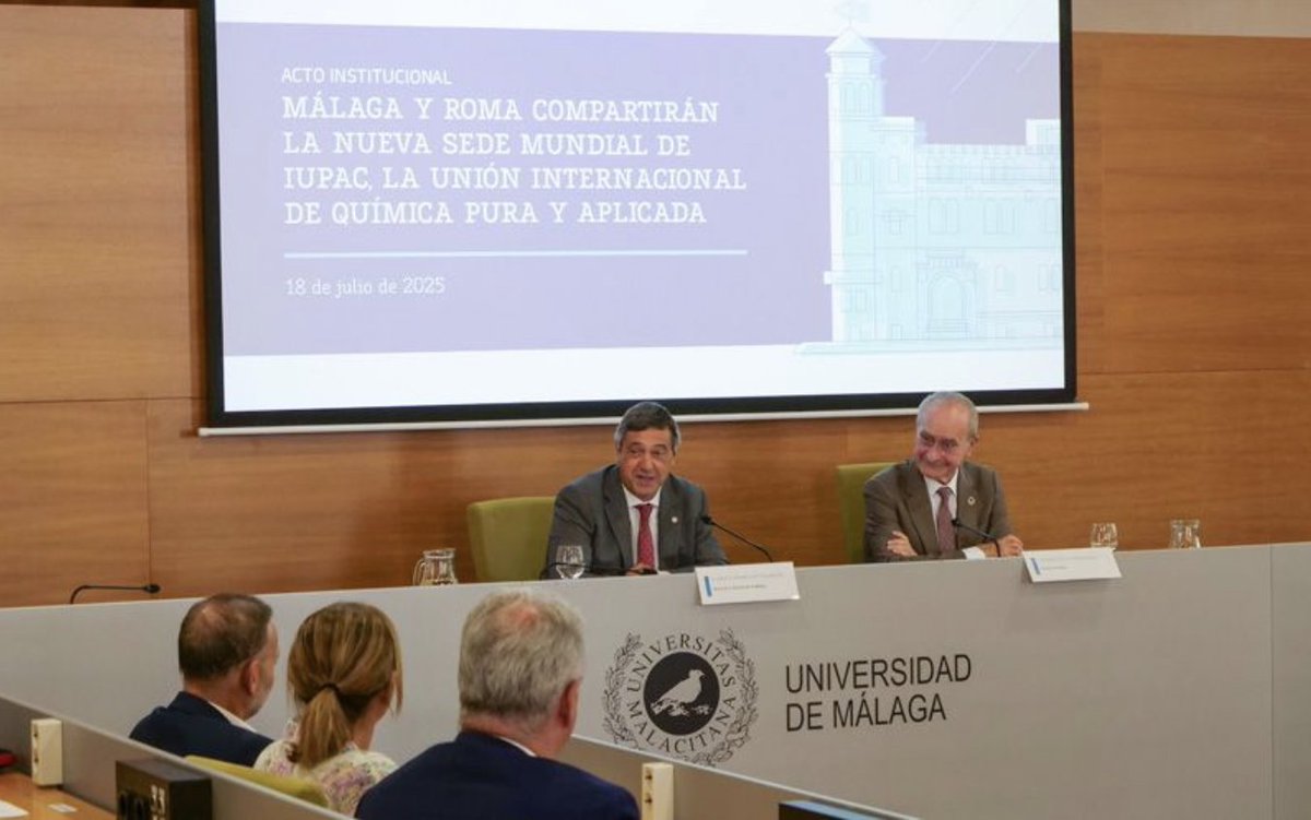 RSEQ (@rsequimica) on Twitter photo Gran noticia para la #química: Málaga y Roma compartirán la nueva sede mundial de <a href="/IUPAC/">IUPAC</a>.
La <a href="/uma_es/">Umashankar Ethirajul</a> acogerá la sede en España.
Desde #RSEQ damos la bienvenida a IUPAC a 🇪🇸.
👉 rseq.org/malaga-y-roma-…
#IUPAC #CienciaEnEspaña #QuímicaEnEspañol #ComunidadCientífica #Málaga #Roma Gran noticia para la #química: Málaga y Roma compartirán la nueva sede mundial de <a href="/IUPAC/">IUPAC</a>.
La <a href="/uma_es/">Umashankar Ethirajul</a> acogerá la sede en España.
Desde #RSEQ damos la bienvenida a IUPAC a 🇪🇸.
👉 rseq.org/malaga-y-roma-…
#IUPAC #CienciaEnEspaña #QuímicaEnEspañol #ComunidadCientífica #Málaga #Roma
