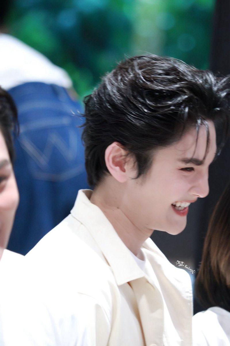 อยากดูแก๊งยูทูปเบอร์แล้วค้าบ

WORSHIP SINGSA LATAI

 #บวงสรวงสิงสาลาตาย
˚ ꒰ #igerzz | #tigertanawat ꒱ ♡