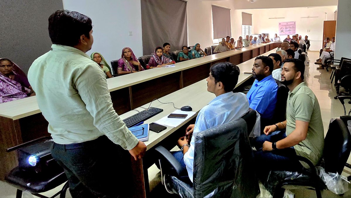 આજ રોજ માલપુર તાલુકા પંચાયત ખાતે PAI વર્કશોપનું આયોજન કરવામાં આવ્યુ તેમાં સરપંચશ્રી તથા સદસ્યશ્રી તમામ ગ્રામ પંચાયત , સંકલન અધિકારીશ્રીઓ તમામ અને શાખાધિકારીશ્રી તમામ હાજર રહ્યા.
<a href="/DdoArvalli/">DDO Arvalli Modasa</a> <a href="/CollectorArv/">Collector & District Magistrate, Arvalli</a>