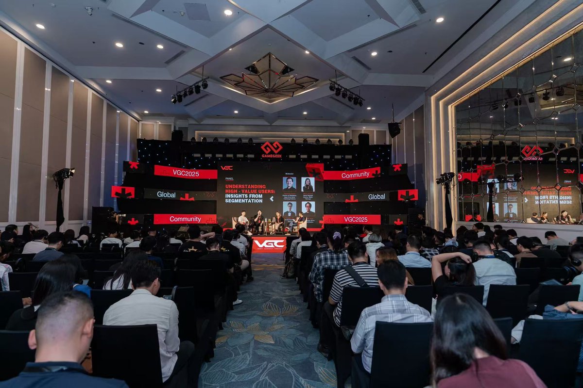SocialPeta's tweet image. 🌟 A big thank you to Gamegeek Asia for bringing the amazing Vietnam Game Connect to Hanoi! We’re truly honored to have been part of such an inspiring and well-organized gathering.🙌🎮

#VGV2025 #GameGeek #GamingIndustry #Networking #VietnamGames #GoGlobal #SocialPeta