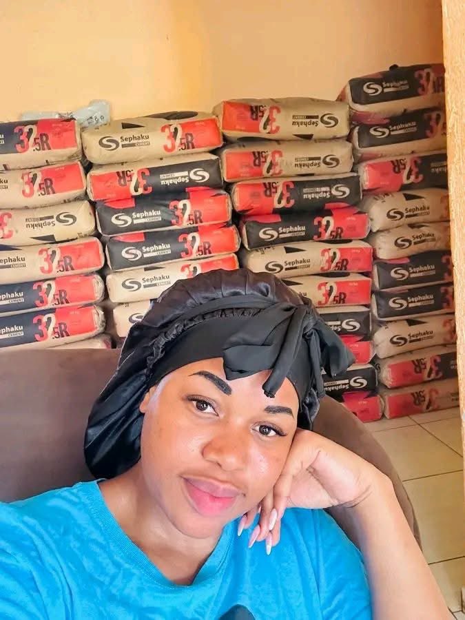 MissNtabeni's tweet image. Very soon the pressure won't be about iphones, alcohol or clothes. The pressure will be about who got a nice house and happy family. Focus on important things!