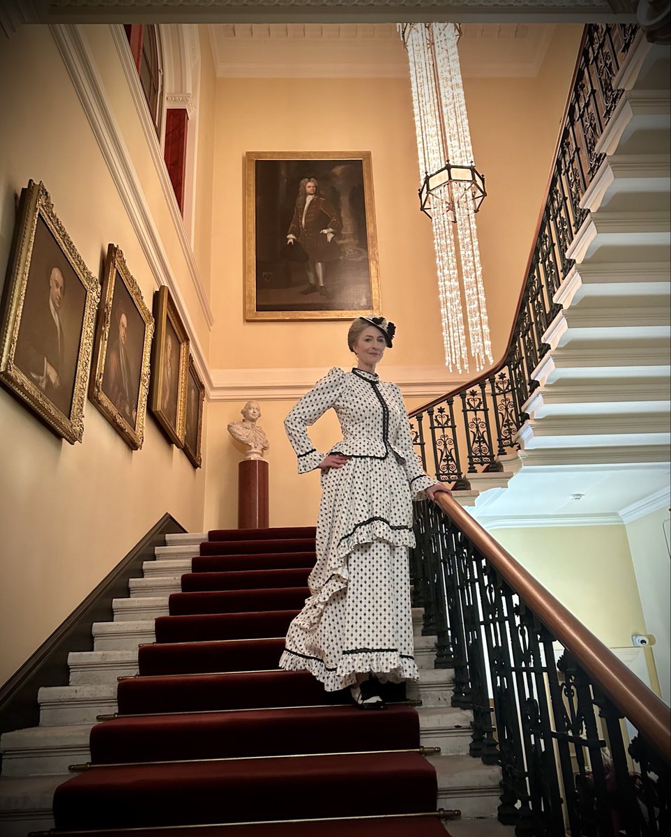 KateGarnerMusic's tweet image. #ThrowbackThursday 
The 1870s! 
A favourite gig of mine at Burlington House for The Society of Antiquaries.