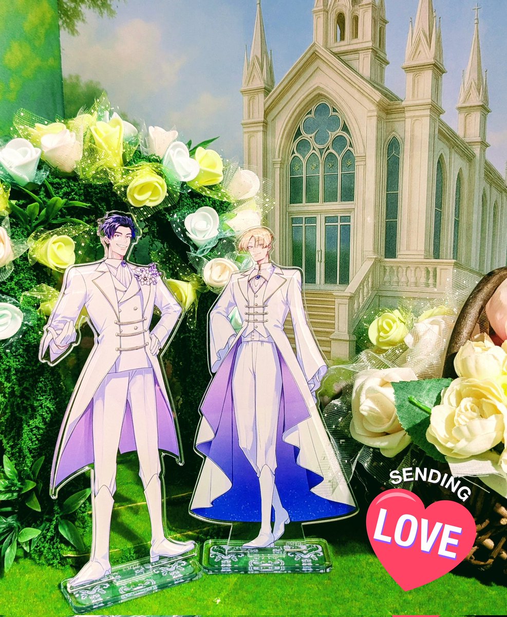 tonoka_mo's tweet image. 先日こっそりGOLD展行ってまいりました〜!!🥰
入口初っ端から自分のコーナーと対面してちょっとビックリ…印刷めちゃくちゃ綺麗です!!!✨
記念にサインも書かせていただきました〜💕
ぜひ皆様行ってみてくださいませ〜!!🐱🐺
素敵なアクスタ撮影コーナーもあるよ!!🕺✨