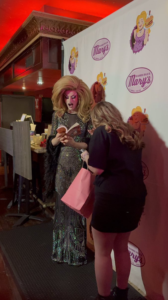 dayakollins's tweet image. MY DIVA &lt;3 lydia i love you so much i hope you enjoyed my gifts i can’t wait to see you tomorrow &lt;3