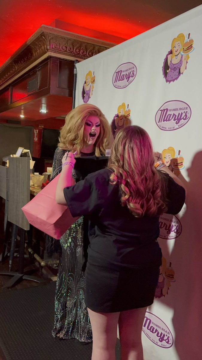 dayakollins's tweet image. MY DIVA &lt;3 lydia i love you so much i hope you enjoyed my gifts i can’t wait to see you tomorrow &lt;3