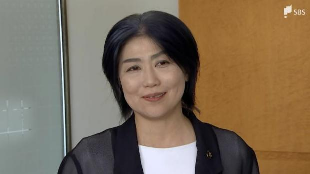 【文書提出】学歴詐称疑惑の田久保真紀市長、25日の百条委への「出頭拒否」 静岡・伊東市
news.livedoor.com/article/detail…

学歴詐称の疑いが指摘されている市長は24日、市議会の中島弘道議長に、25日に予定されている百条委への出頭を拒否する文書を手渡したという。