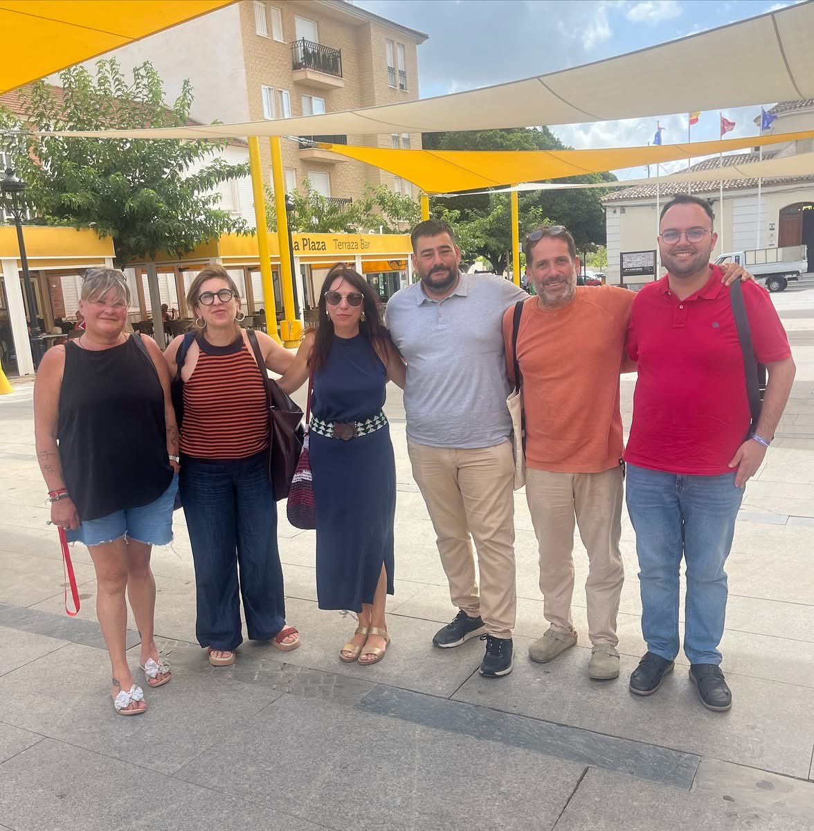 Las personas de origen migrante, especialmente la de origen magrebí,  están tocadas emotivamente. Hablamos con afiliad@s UGT de origen magrebí, chino, ecuatorianos y de etnia gitana. 

El sindicato tiene que trabajar por la diversidad y ser muro de contención del racismo. 

🧵3/3