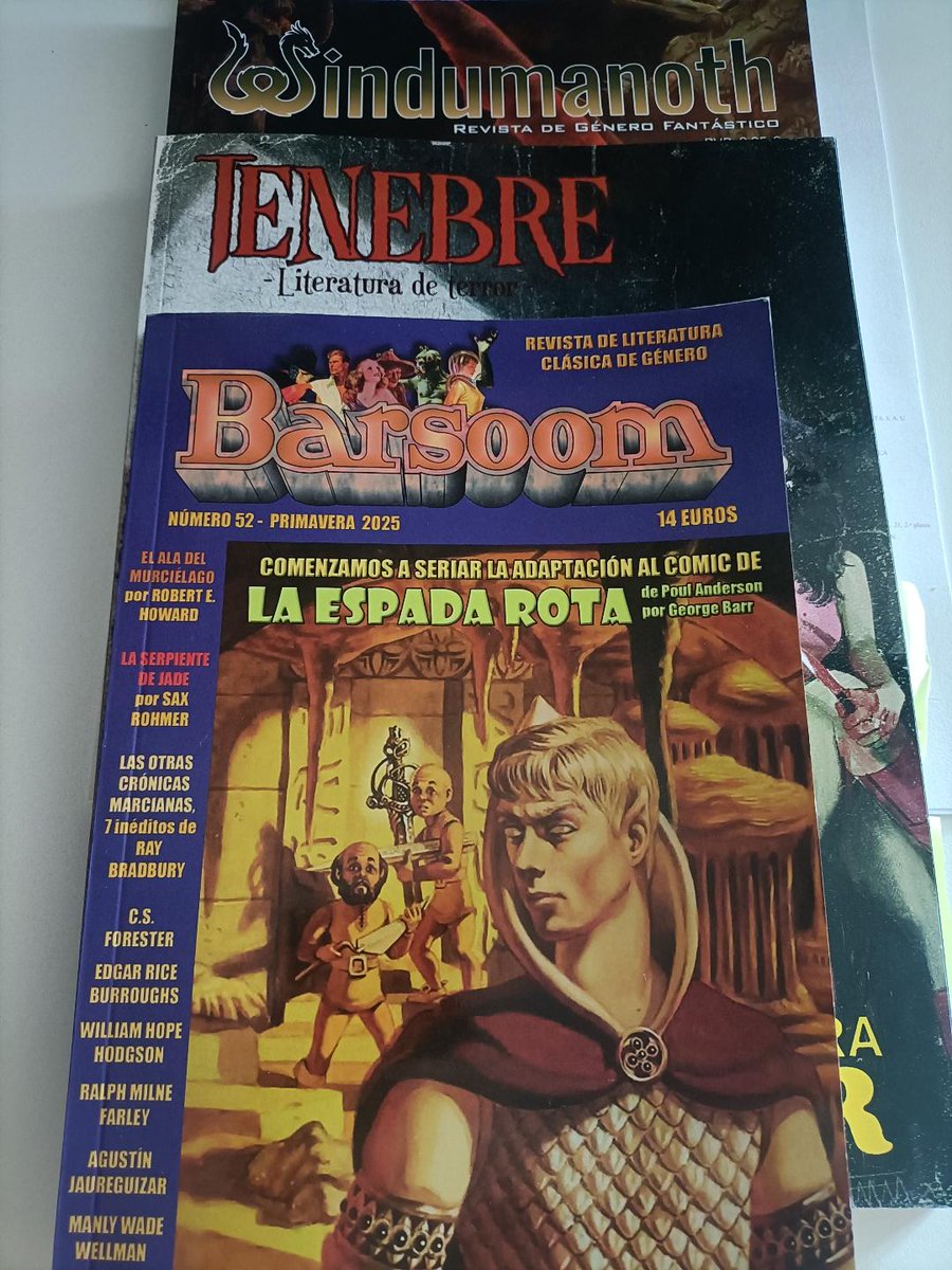 literfan's tweet image. Literatura Fantástica @literfan se marcha de vacaciones hasta septiembre y como todos los años hemos empezado la maleta por la pila de libros. Solo hay una regla: únicamente libros (y revistas) editados durante el año :-)
Descansen, lean y disfruten de estos días de verano.