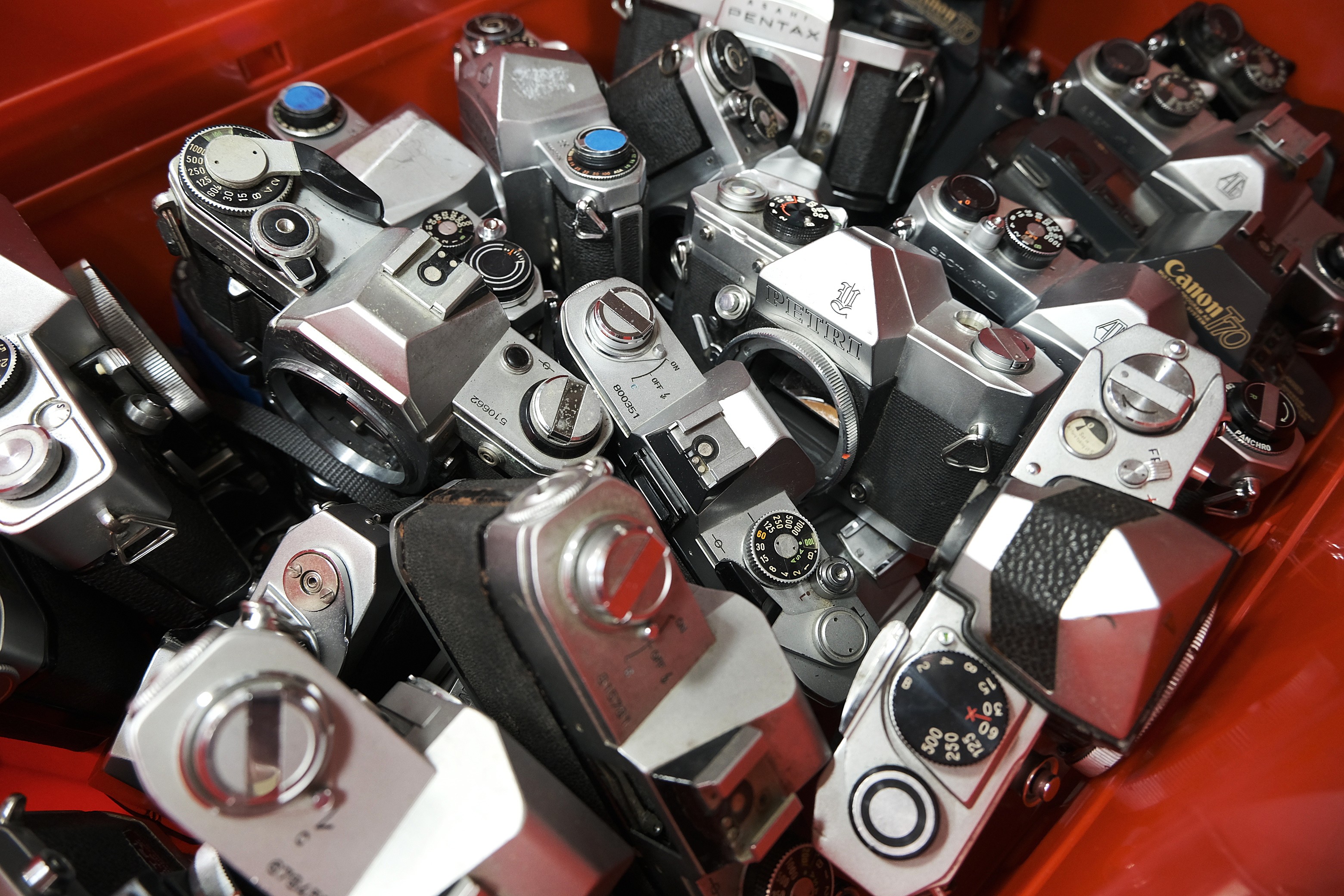 ジャンクカメラ スマホ レンズ 雲台 60箱詰め込み まとめ売り ジャンク扱い ジャンクカメラ スマホ レンズ 雲台 60箱詰め込み まとめ売り