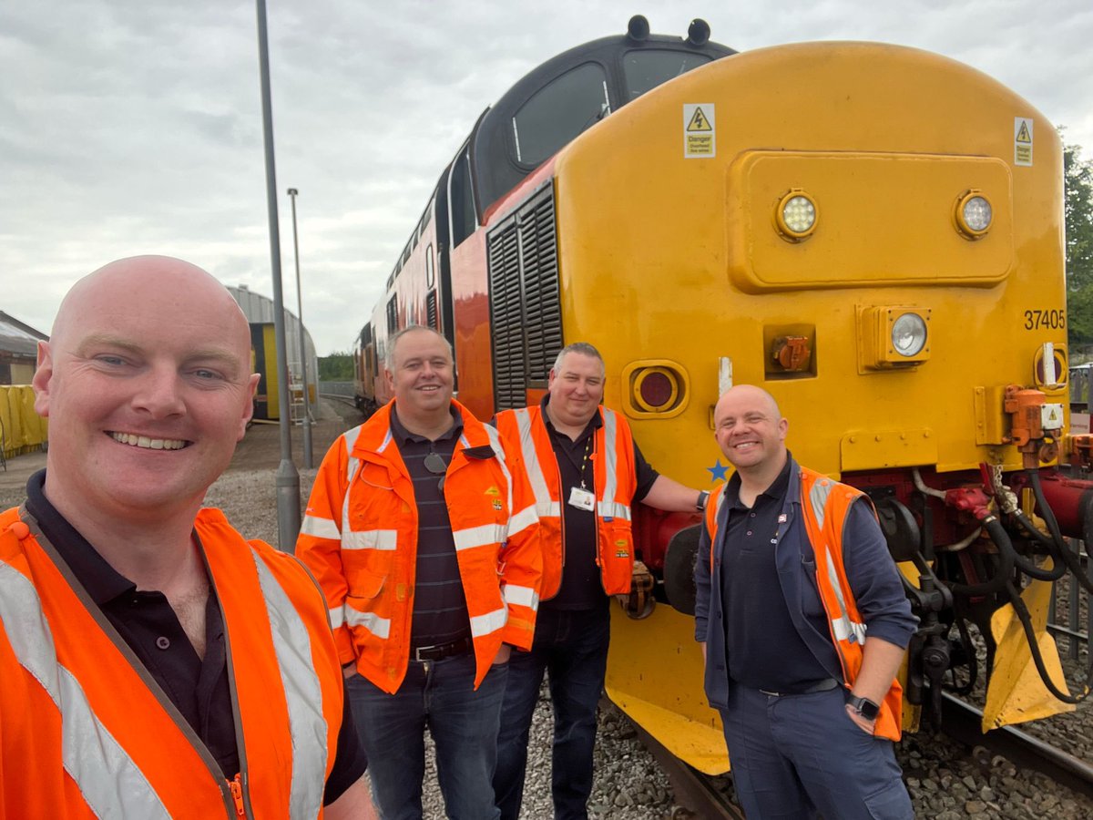 And so it begins. Day one of 3 yesterday. 0Z40 Coleham - Taunton (Fairwater Yard) with 37405/37116. 

Day 2 about to start this morning with 7Z41 08:27 Taunton (Fairwater Yard) - Wolverton before a blast on the GEML 0Z41 Wolverton - Norwich ready for tomorrow’s move…
