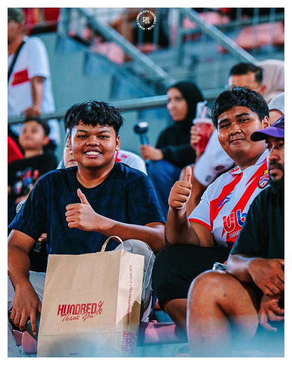 KLCityFootball's tweet image. Thank you Warga Kota! Last night, you showed what it means to be City till the end 🔴⚪️
#klcityfc #sampaimatikualalumpur #cityboys