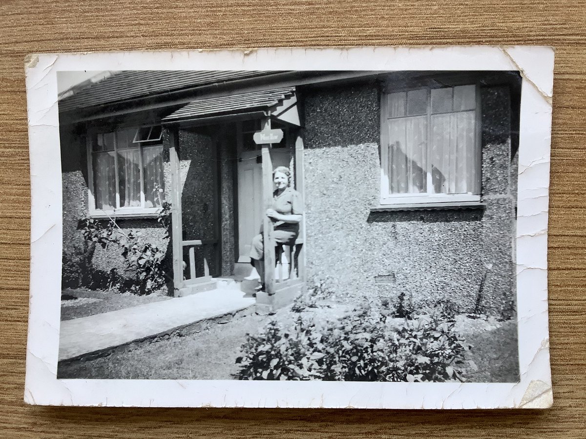 PaulSuttonKing's tweet image. Who knows the story behind the new hut? #AdoorableThursday