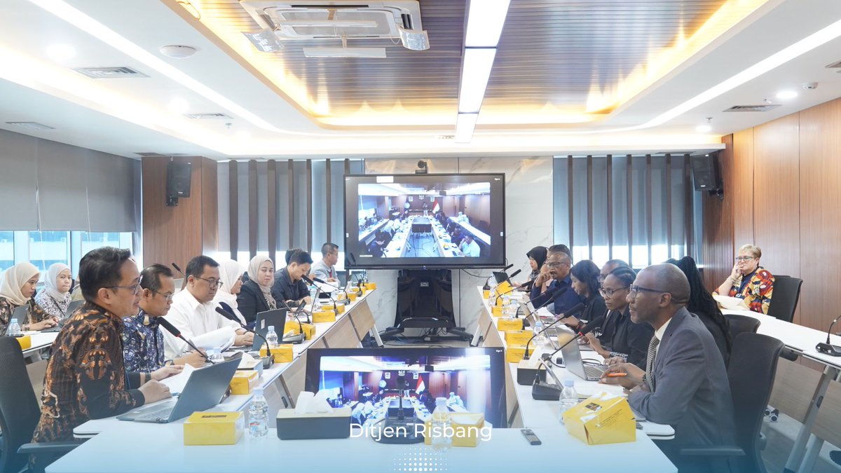 istic_unesco's tweet image. 🇿🇦🇲🇾🇮🇩 The South African STI delegation with @ISTIC_UNESCO, concluded its regional mission in 🇮🇩 with productive exchanges in Malang & Jakarta. The visit strengthened academic & institutional ties, reinforcing shared goals in STI & higher education. 🤝