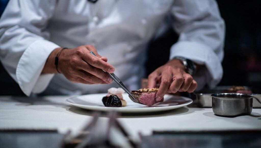 "Nourrir, pas empoisonner" : 400 chefs et acteurs de la restauration signent une tribune contre la loi Duplomb
➡️ l.ici.fr/C6k