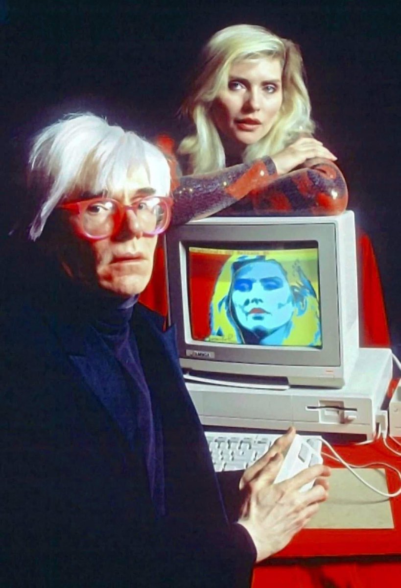 Tanti auguri all'#Amiga  ,fantastico computer che mi ha accompagnato per anni e ancora ho ...ho avuto il mio primo Amiga 500 nel natale del 1990 ci ho giocato un sacco e provato pure a programmare qualcosa ma ha scuola c'erano solo PC Microsoft ,il primo amore non si scorda mai .