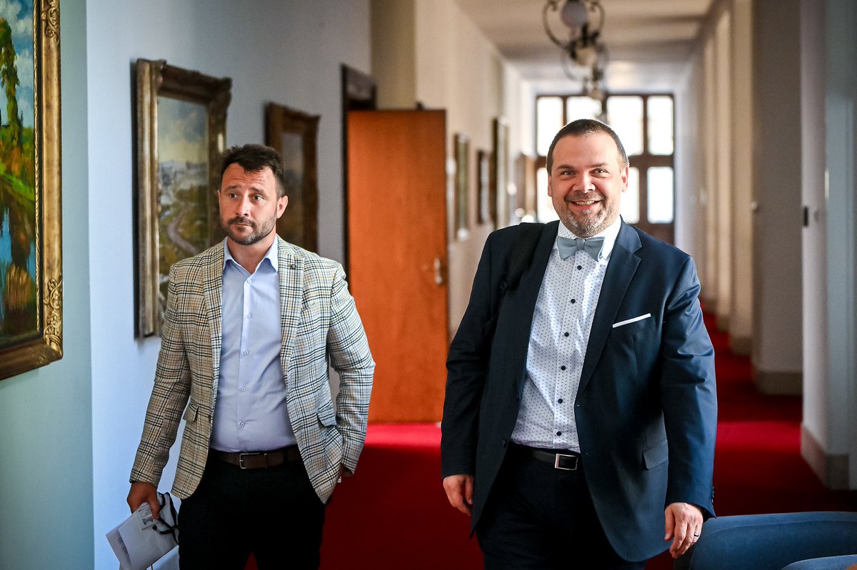 MartinBaxa2's tweet image. Na vládě jsme včera schválili Statut Státního fondu audiovize ✅
Nyní se mohou pomalu rozběhnout jednotlivé výzvy. Děkuji všem zúčastněným za spolupráci na této pro Českou republiku důležité legislativě!