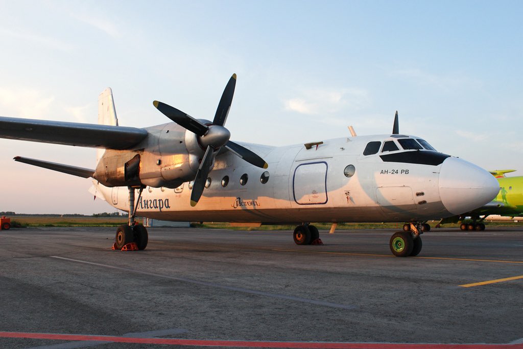 RonallChersan's tweet photo. 🔴 Breaking ! เครื่องบินโดยสารของสายการบิน Angara Airlines รุ่น AN-24 ขาดการติดต่อ-หายไปจากเรด้า ในภูมิภาค Amur ทางตะวันออกของรัสเซียใกล้กับชายแดนจีน

มีคนบนเครื่องประมาณ 50 คน ยังไม่ทราบชะตากรรม จนท.ยังอยู่ระหว่างการค้นหา https://t.co/n8eHpcK6QB