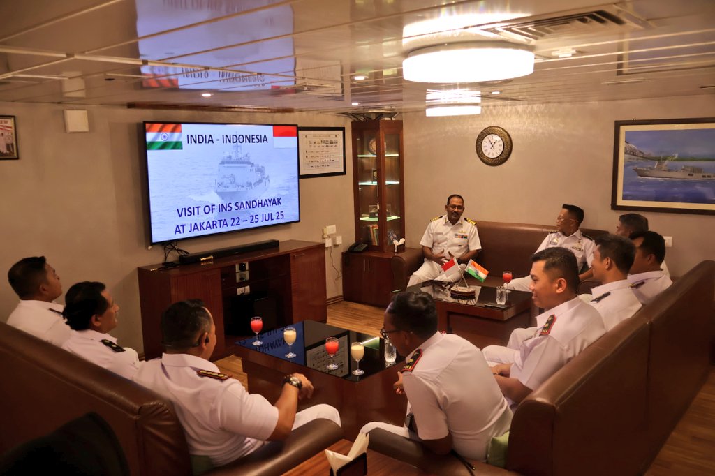 indiannavy's tweet image. Forging Waves of Cooperation
#INSSandhayak, the first indigenous Survey Vessel Large, on its maiden visit to #Indonesia arrived in Jakarta for a three-day visit, deepening hydrographic cooperation.
The visit is a reflection of #India’s commitment to regional maritime…