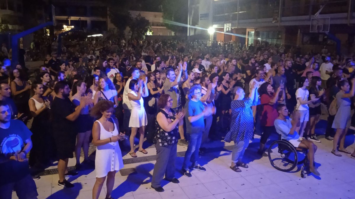 KMpourxas's tweet image. ΧΑΛΚΙΔΑ Μεγάλη συμμετοχή χθες το βράδυ στη συναυλία αλληλεγγύης για να σωθεί η μοναδική κατοικία οικογένειας με παιδί ΑμεΑ
Δεν εχει μήνα που το Εργατικό Κέντρο της ΕΥΒΟΙΑΣ πέρασε στις ταξικές δυνάμεις του ΠΑΜΕ κι ενας άλλος αέρας φυσάει στον πορθμό του Ευρίπου!