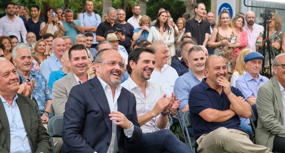 alejandroTGN's tweet image. Enhorabuena a @ManuelCasadoPP y a todo el @PP_Cornella por el magnífico acto de ayer.
Gracias @Mtelladof por la visita!!!