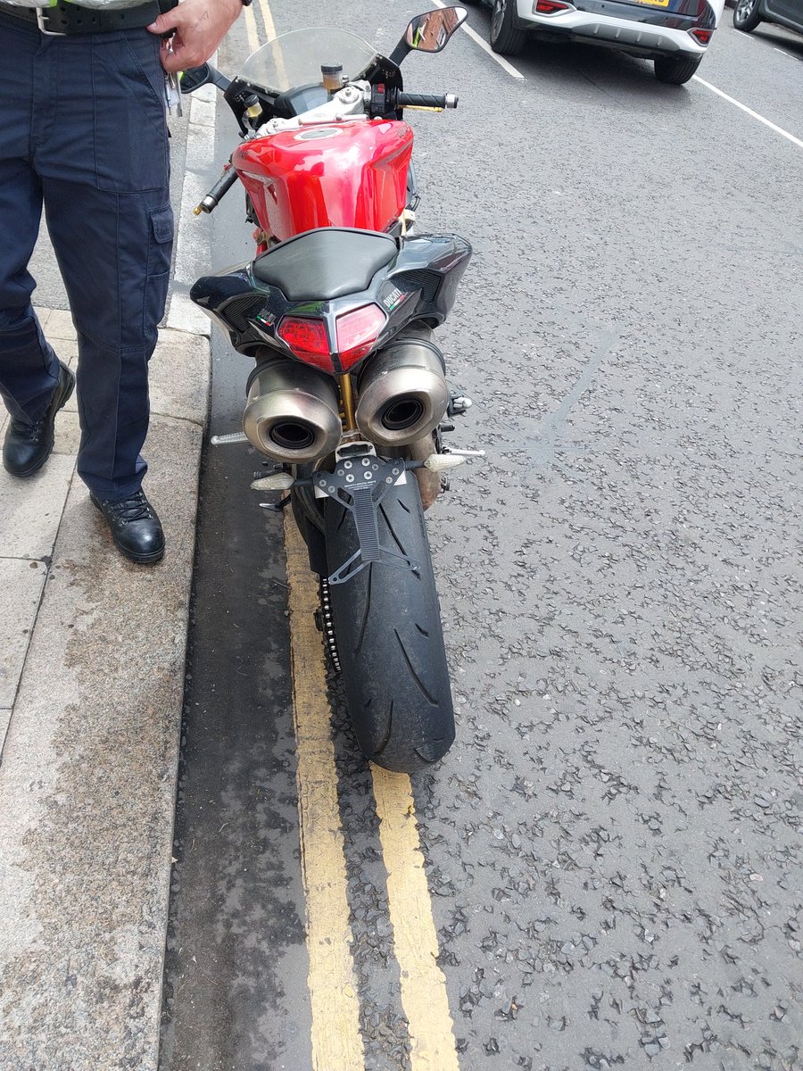 Anyone want to hazard a guess why we stopped this vehicle in #Walton? Vehicle found to be untaxed for 11 years. Rider reported for no number plate and bike seized under #OpExcise powers. #PayOrWeTakeAway