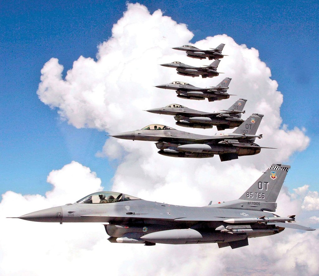 BREAKING 🇺🇲🇨🇳🇹🇭🔥 China preparing to transfer JF-17 and J-10c to Combodia AGAINST American F-16 and US military in South China Sea. 

🚨⚠️ Russian, American and Chinese weapons are entering in Thai-Combo war.