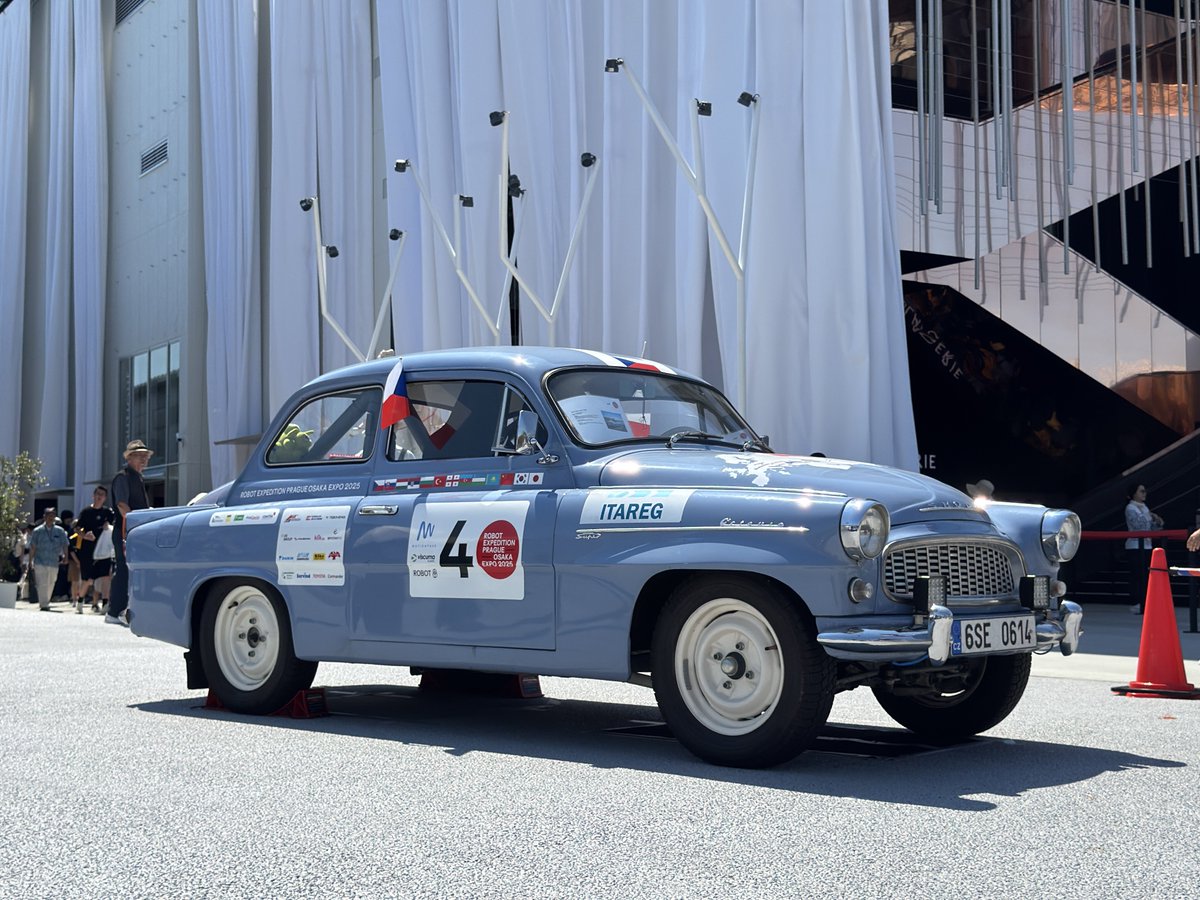 pn_JoeP2's tweet image. 2万キロ走ってきた車達見れた