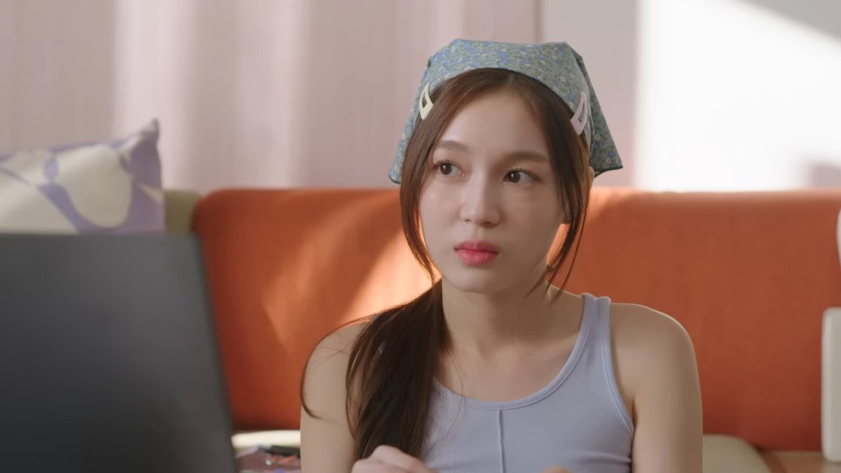 lovecentrics's tweet image. couldn't get enough on how beautiful she looked when wearing blue bandana with smol hairpins
MAEWNAM IS THE WAN
#WhaleStorexoxoEP5