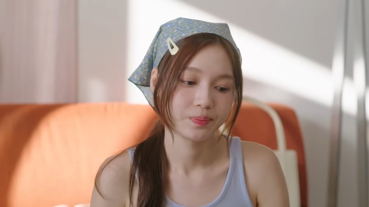 lovecentrics's tweet image. couldn't get enough on how beautiful she looked when wearing blue bandana with smol hairpins
MAEWNAM IS THE WAN
#WhaleStorexoxoEP5