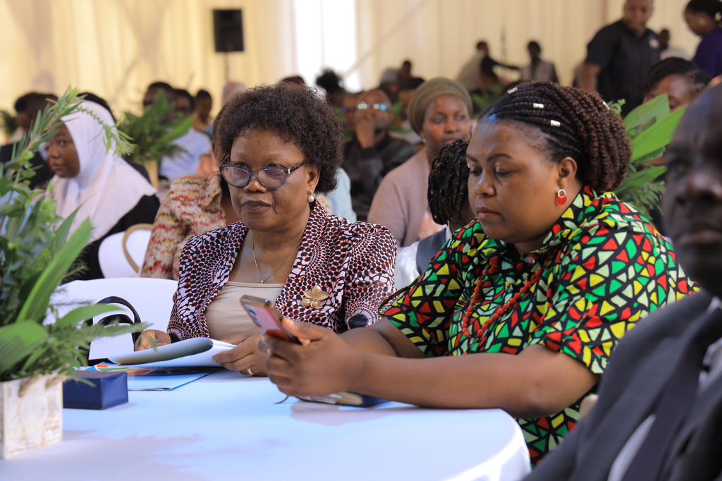 GggiUganda's tweet image. 🌍 #WiCC2025 starts now! The opening session highlights women-led climate initiatives across policy, innovations, green growth, inclusion & community action. 🌱
📅 Register now and join us: events.zoom.us/ev/AuM8-6HHALR…
#WomenInClimate #YouthInAction