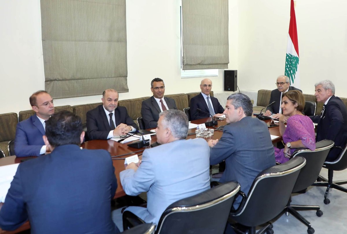 MoaLebanon's tweet image. يوم حافل لوزير الزراعة الدكتور نزار هاني: تعاون دولي، إصلاحات تشريعية، وخطط بيئية لمواجهة التحديات الزراعية والمناخية
#الزراعة_نبض_الأرض_والحياة
#وزارة_الزراعة
#وزير_الزراعة
صفحة وزارة الزراعة على فيسبوك:
facebook.com/MOALebanonOffi…
موقع وزارة الزراعة:
agriculture.gov.lb/Media/News/202…