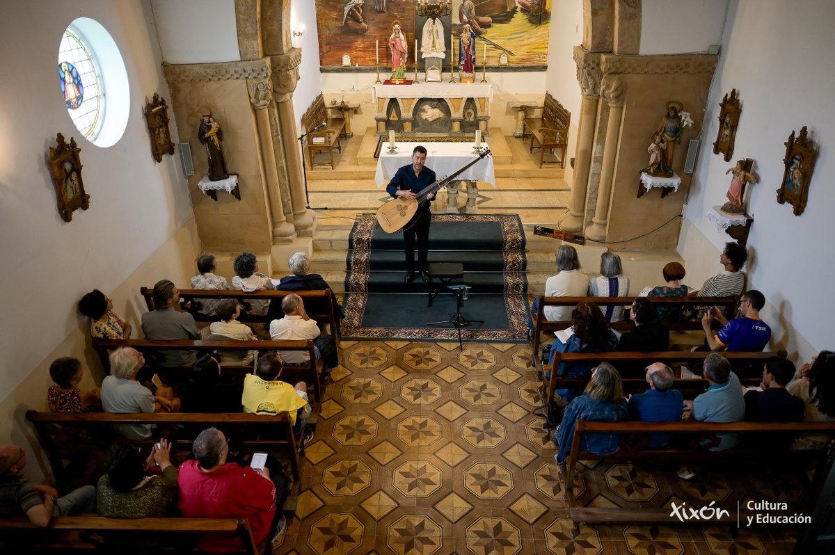 #MúAX2025 Antiqvo rural en Santa Eulalia de Baldornón con Tiago Matias
📸 <a href="/pabloalbala/">Albalá Fotografía</a>
<a href="/Culturagijon/">Cultura Gijón /Xixón</a> <a href="/GobAsturias/">Principado de Asturias</a> <a href="/FestClasica/">FestClásica</a>