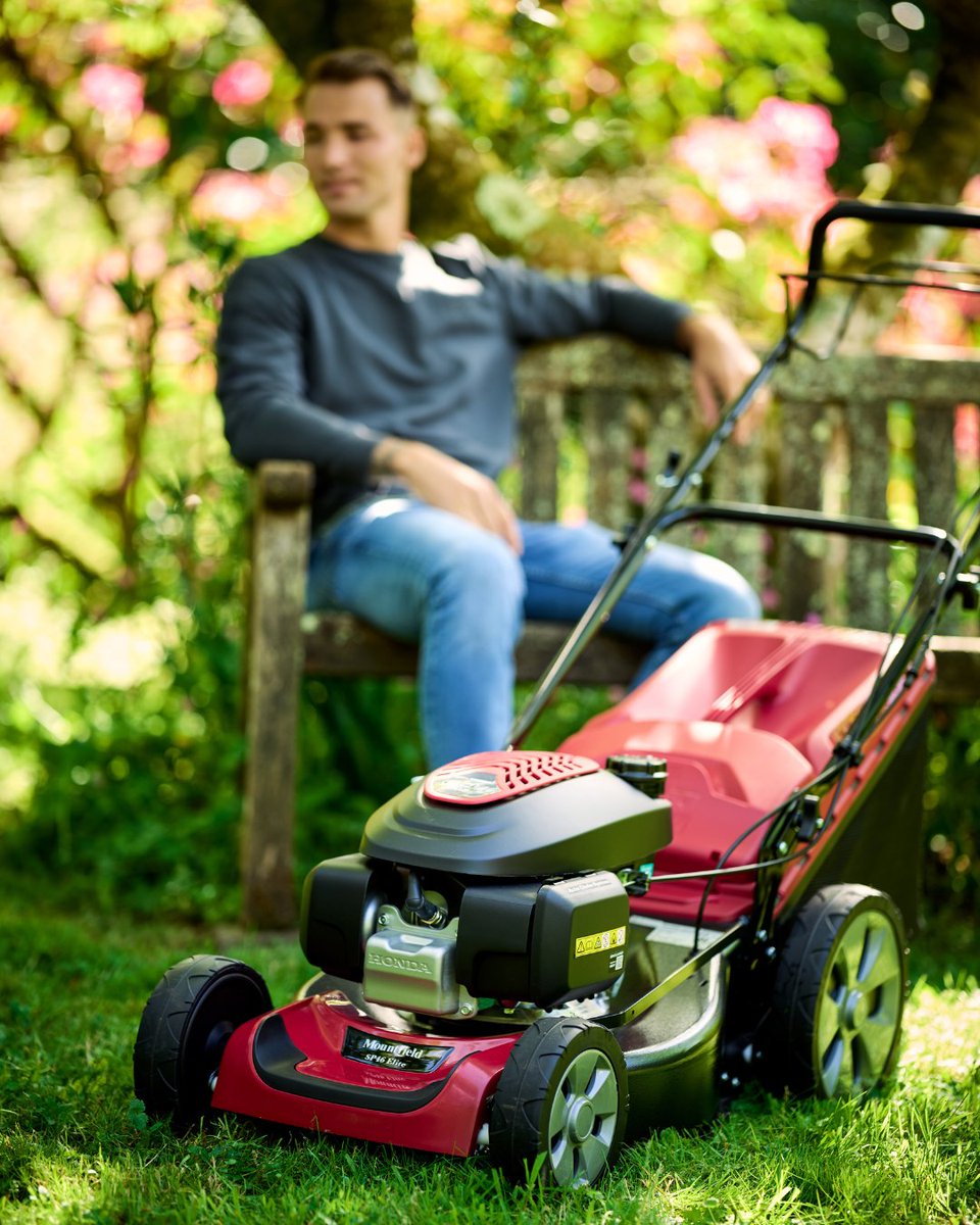 Make Garden Memories
Summer is made in the garden.
From first bike rides to garden games and late BBQs — the lawn is where the memories grow 🌿

Start with a mower that gives you more time to enjoy it.

#MountfieldMoments #MowHappyThisSummer #BecauseItsAMountfield
