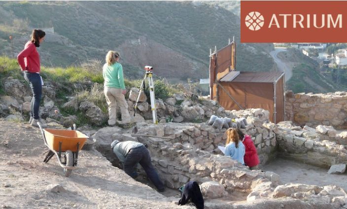 ATRIUM_EU's tweet image. 🔍 👀 Calling all archaeologists using Dutch🇳🇱, German🇩🇪, Italian🇮🇹, & English🇬🇧!
ATRIUM seeks recordings to test new summarisation & translation features provided by the Radboud University Speech & Language Tools for the Transcription Portal🏺
🔸More: atrium-research.eu/news/archaeolo…