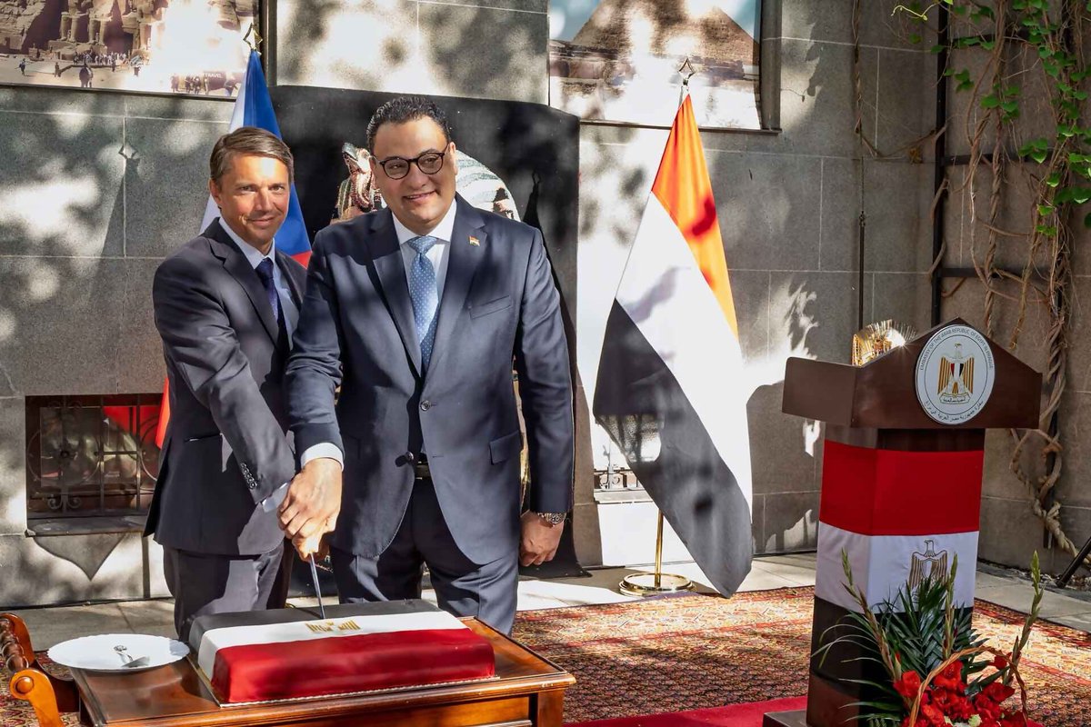 PetrMZVHladik's tweet image. Egypt has been close to my heart since my student days. It was an honor to accompany the First Deputy Foreign Minister @kozakj and with my colleagues from @CzechMFA_MENA to celebrate the Egyptian National Day at @AmbMahmoudAfifi residence yesterday. 🇪🇬👏