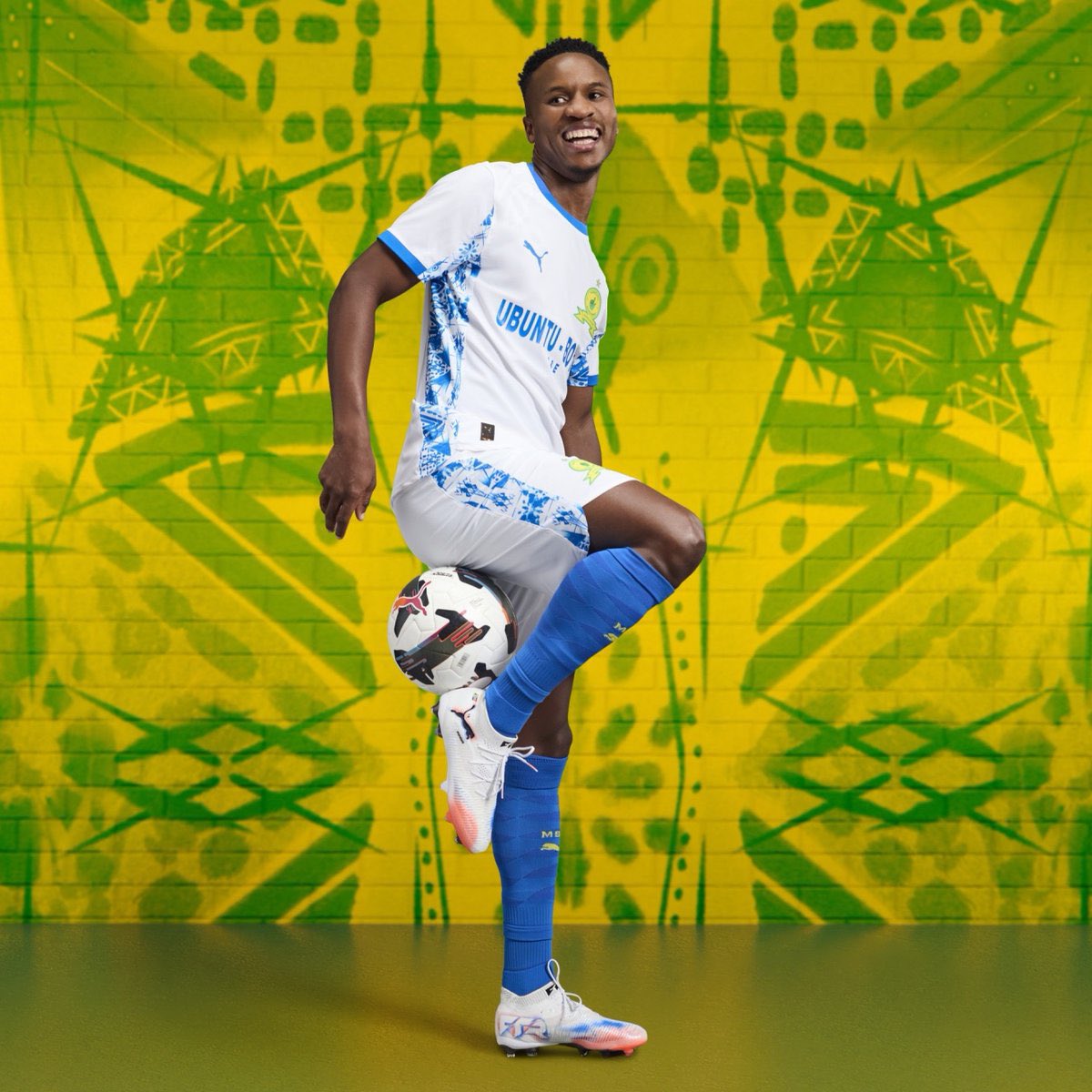 SundownsXtra_'s tweet image. Mamelodi Sundowns officially drop the 2025/26 away kit 💛👆